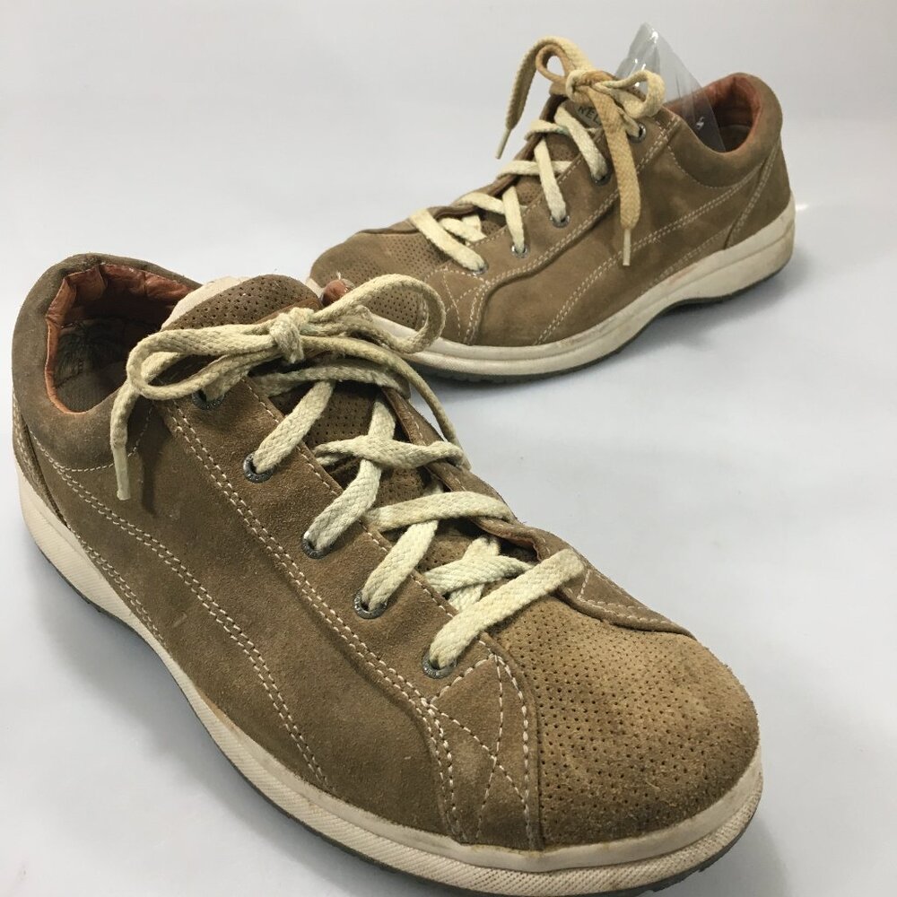 Tommy Bahama 9.5 Corona Almond Tan Suede Lace Up Sneakers Gym Shoes